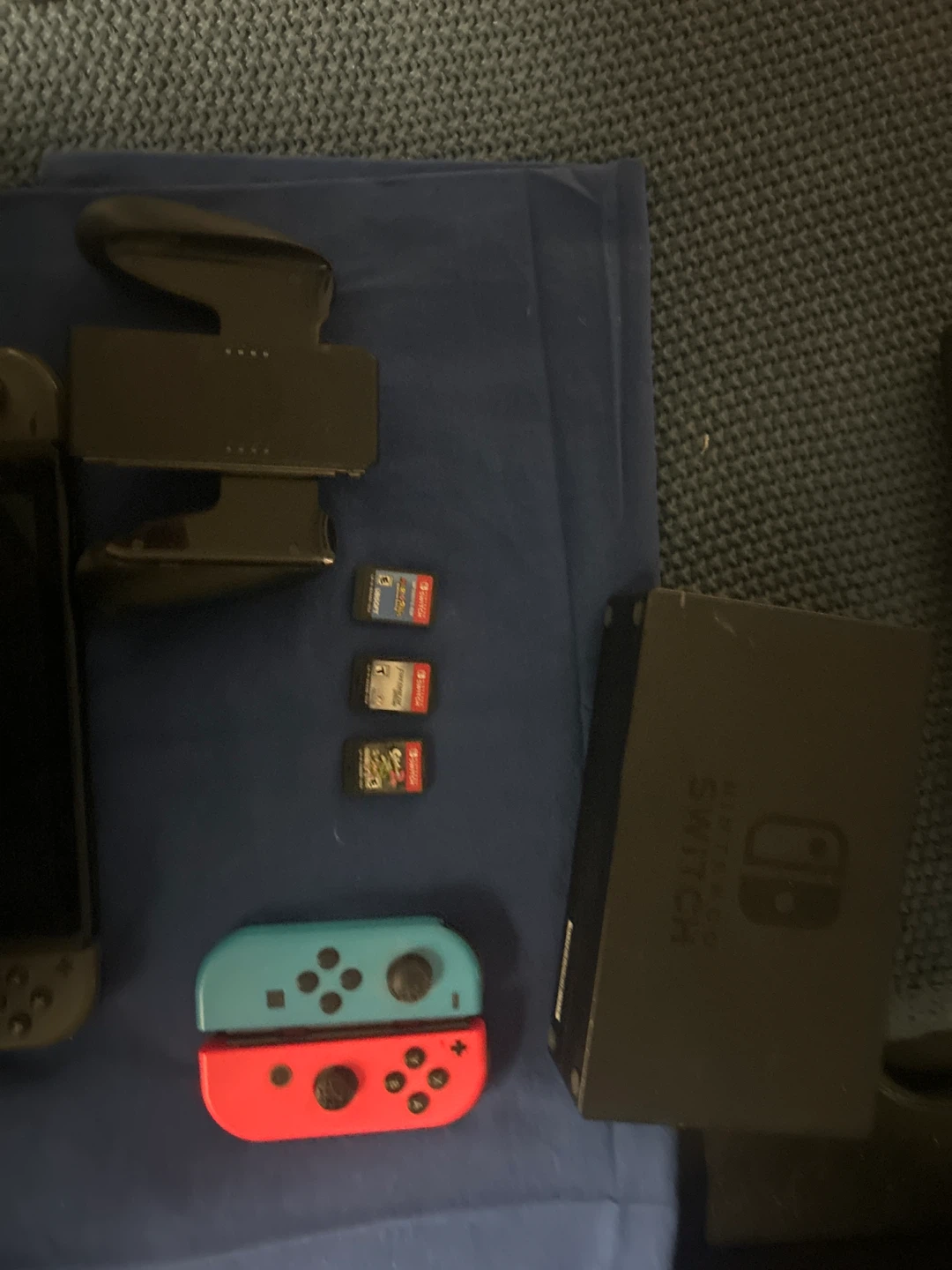 Nintendo Switch 1 with two sets of Joycons and some games - photo 2