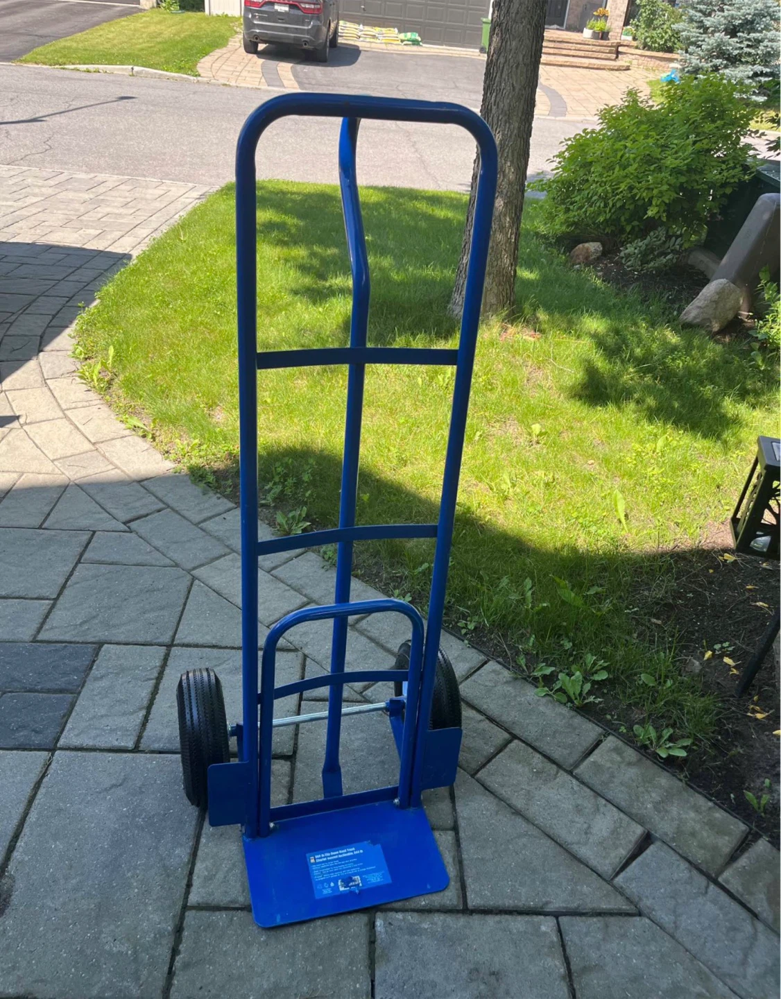 New  660 LB FLIP-DOWN HAND TRUCK