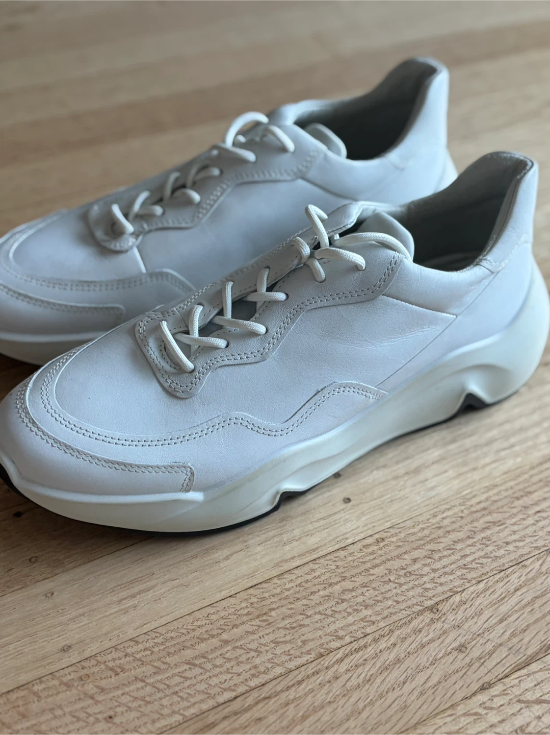 ECCO White Leather Sneakers Size 42