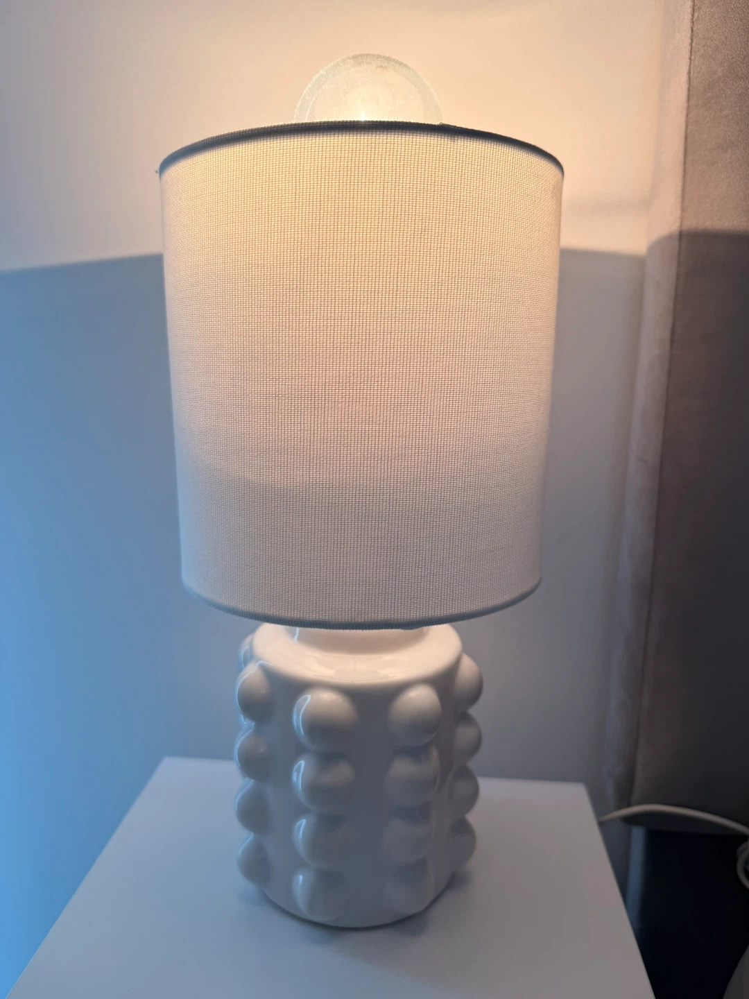 White Ceramic Bubble Table Lamp - photo 2