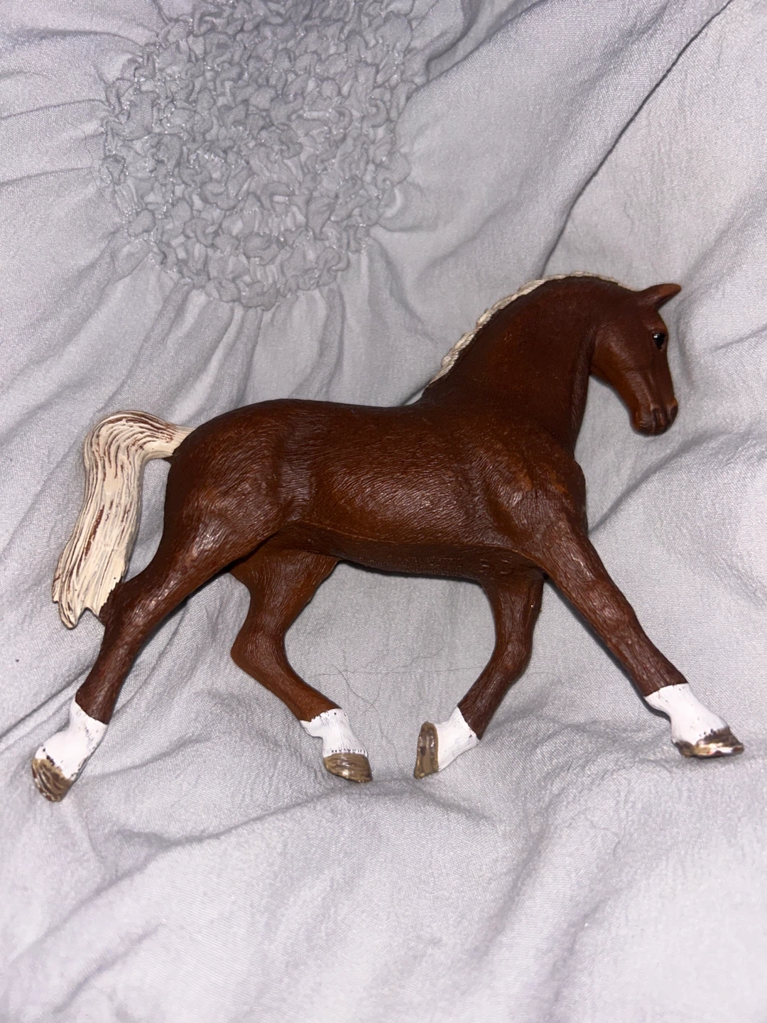 Brown horse toy with white socks - photo 2