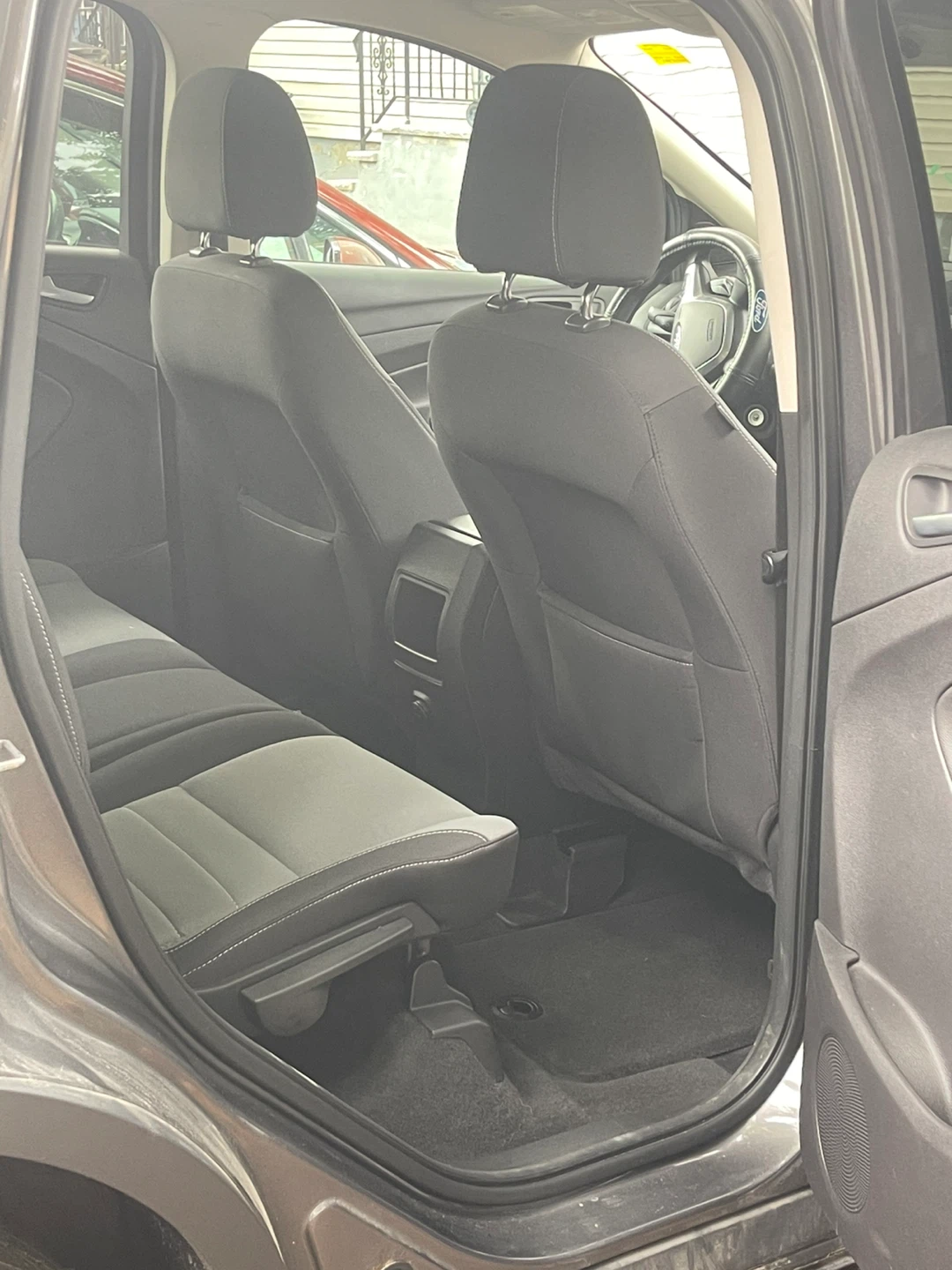 Ford Escape SUV - photo 3