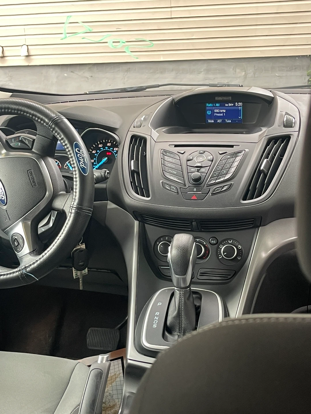 Ford Escape SUV - photo 5