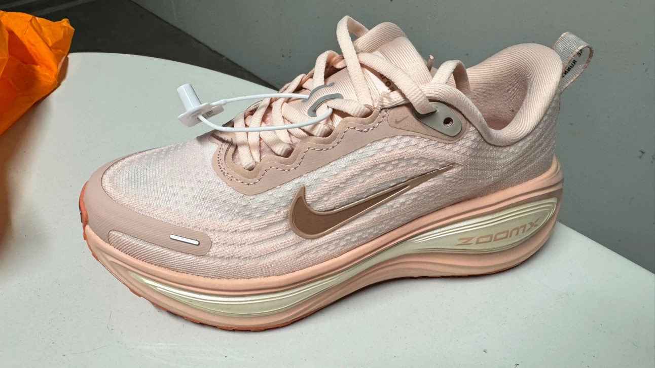Nike Vomero Plus Running Shoes | Size 7
