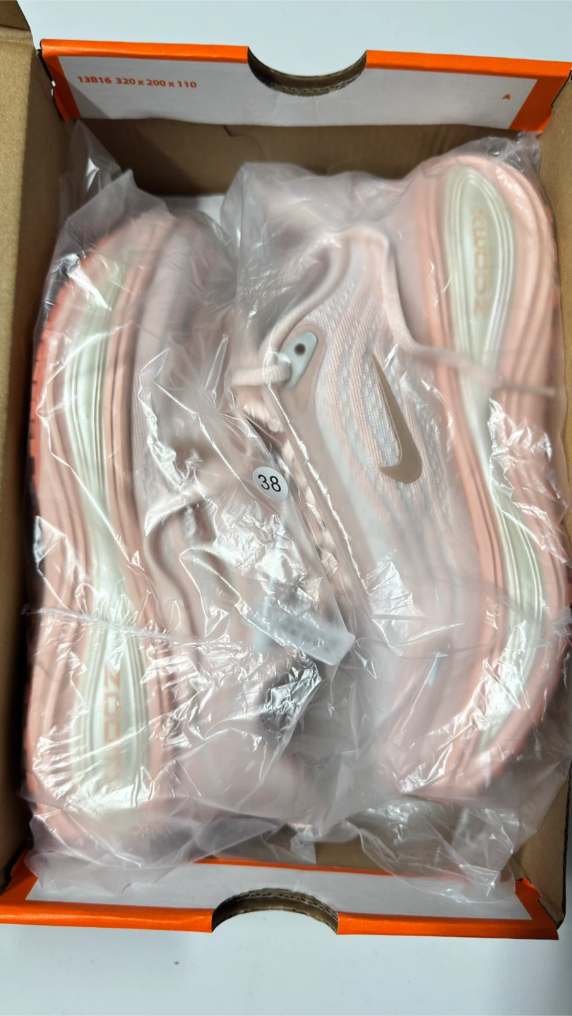 Nike Vomero Plus Running Shoes | Size 7 - photo 2