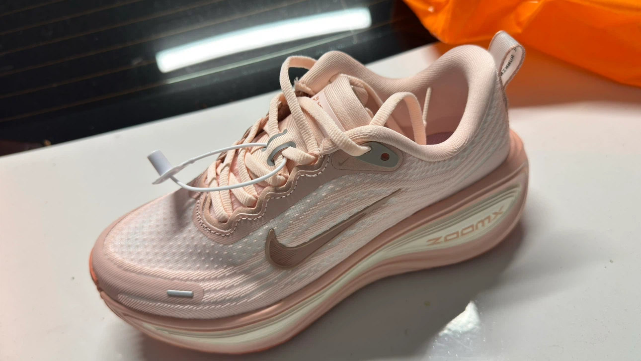 Nike Vomero Plus Running Shoes | Size 7 - photo 3