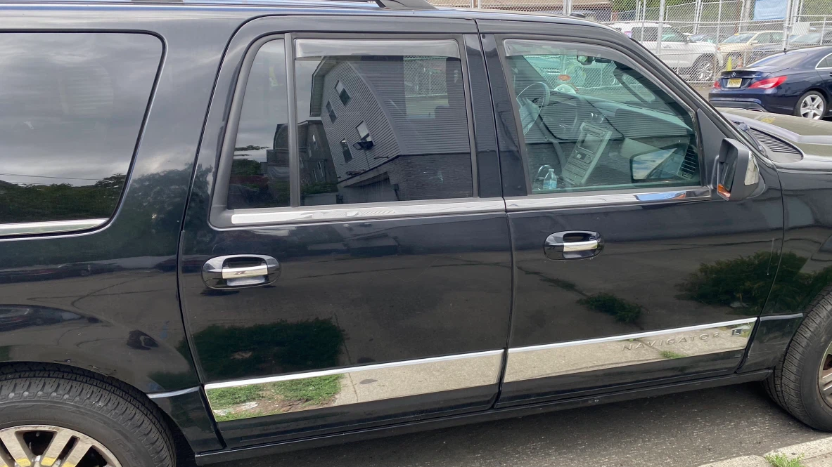 Black Lincoln Navigator L - photo 5