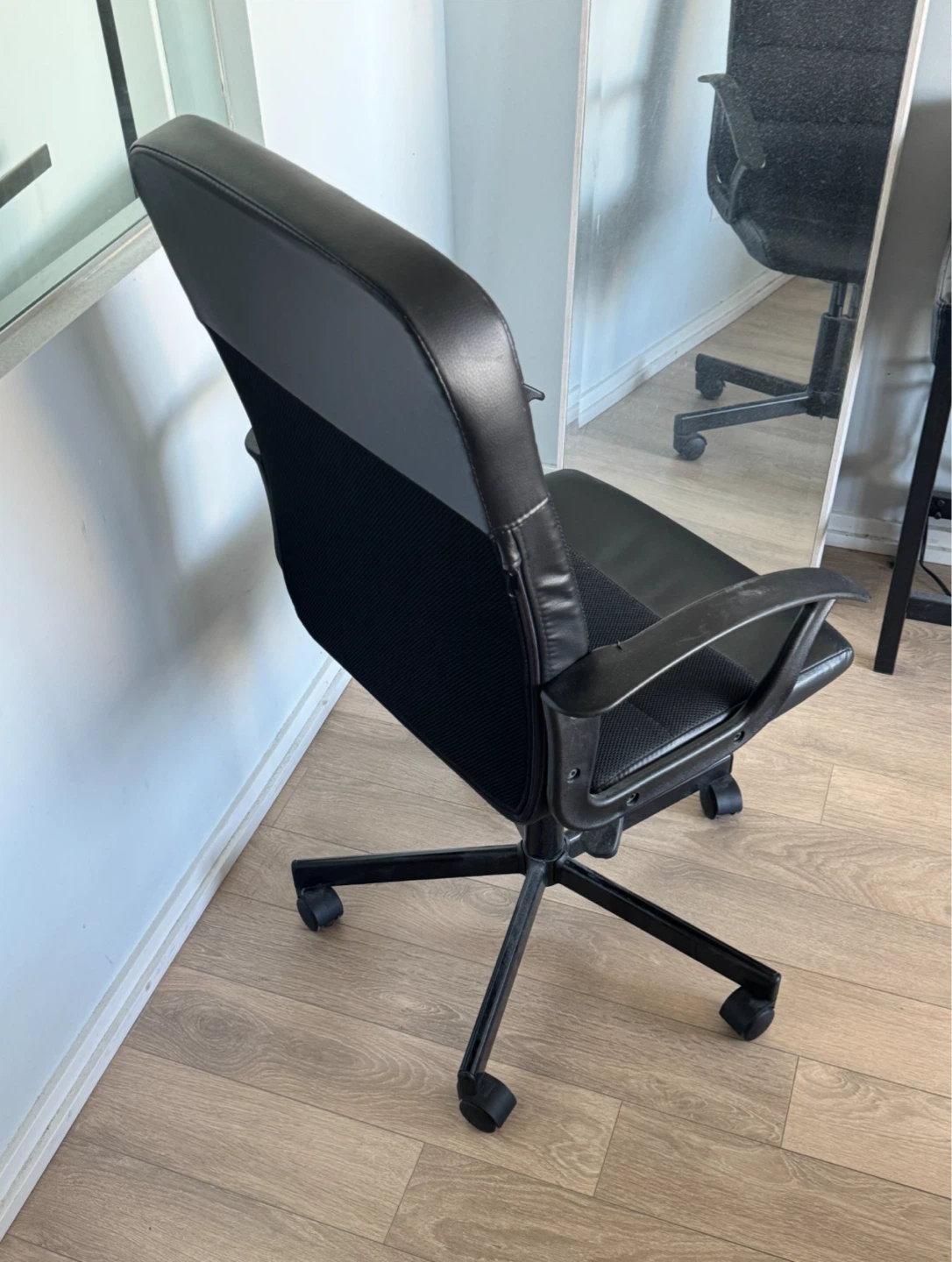 Black Ergonomic Office Chair with Adjustable Height - photo 3