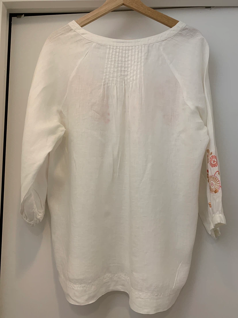 White Linen Tunic with Floral Embroidery - photo 3