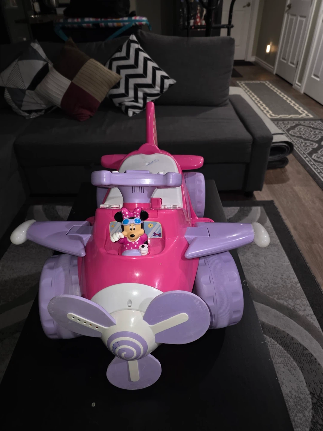 KidZone Minnie Mouse Airplane Ride-On Toy - photo 2