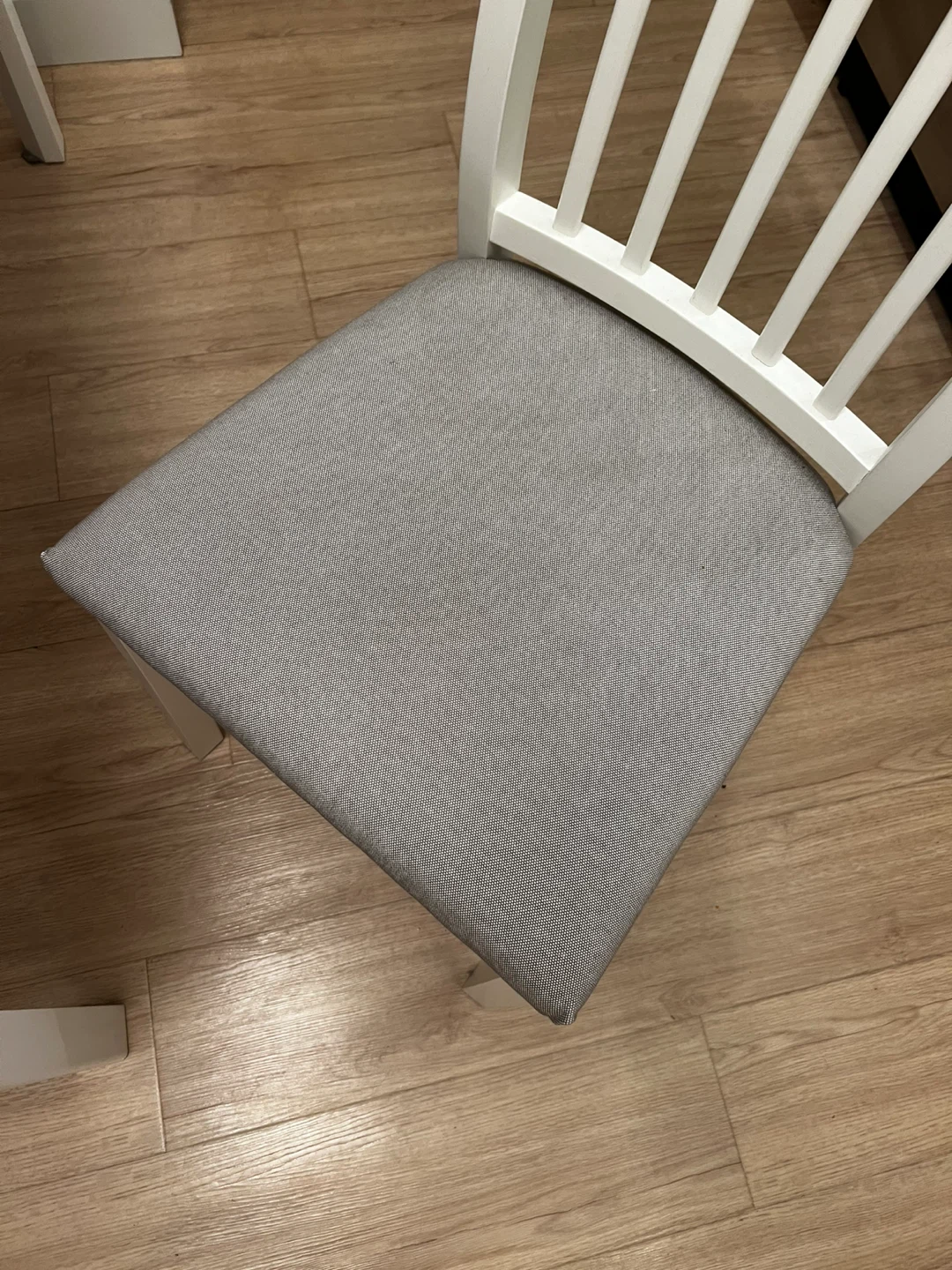 IKEA extendable white table and chairs - photo 3