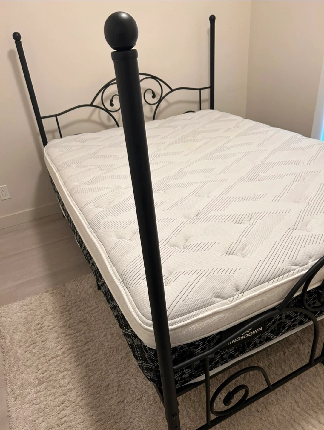 Kingsdown mattress + a bedframe - photo 2
