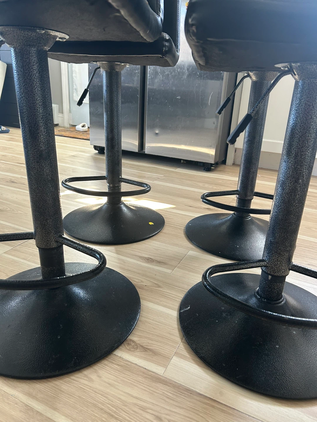 Set of 4 Black Bar Stools - photo 4