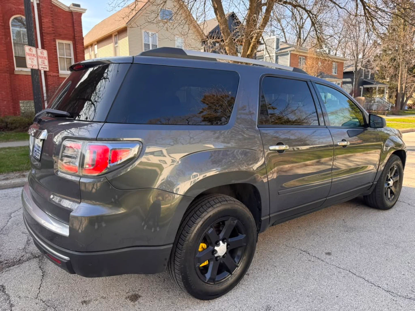 GMC Acadia SUV - photo 5