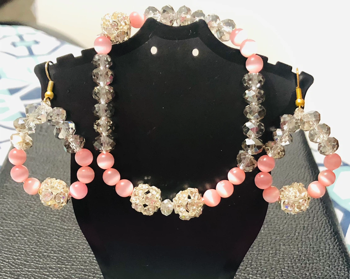 Beaded Necklace, Bracelet, and Earrings Set - photo 3