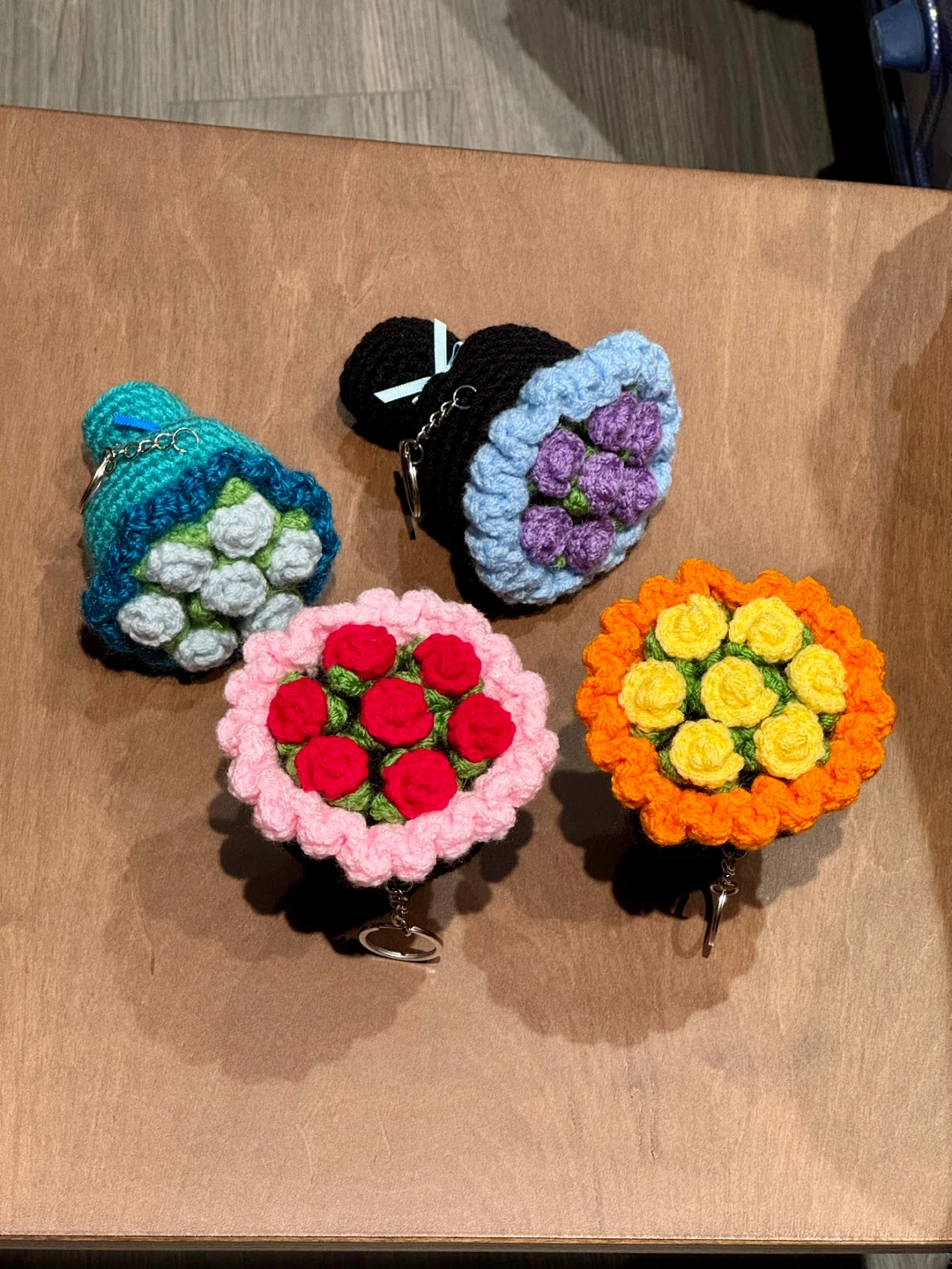 ON SALE！Handmade crochet flower bouquets keychain - photo 2
