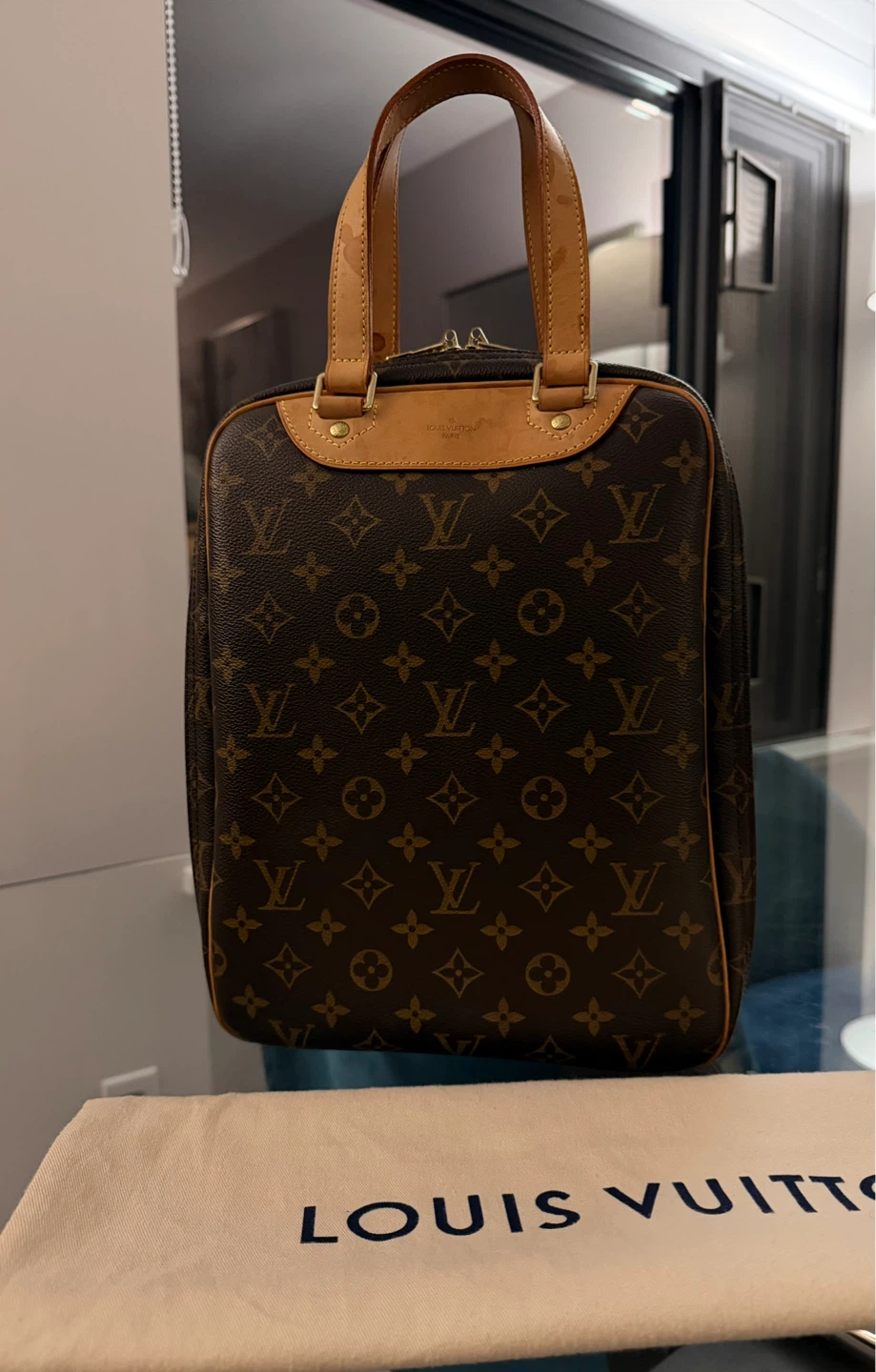 Louis Vuitton Excursion Monogram Bag Authentic LV - photo 3