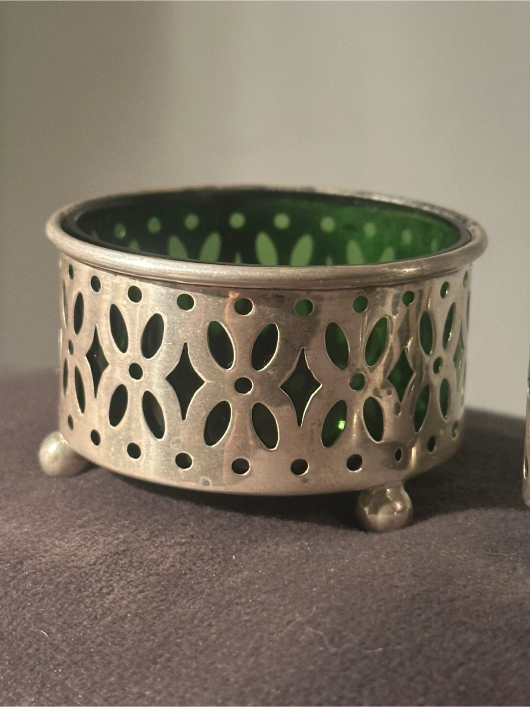 Sterling Silver Pierced Condiment Set Rare Emerald Green Glass - photo 3