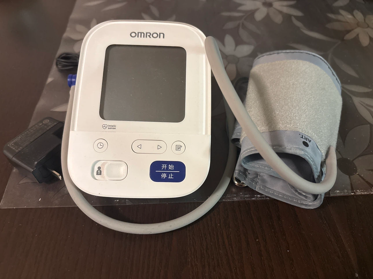 Omron IntelliSense Blood Pressure Monitor