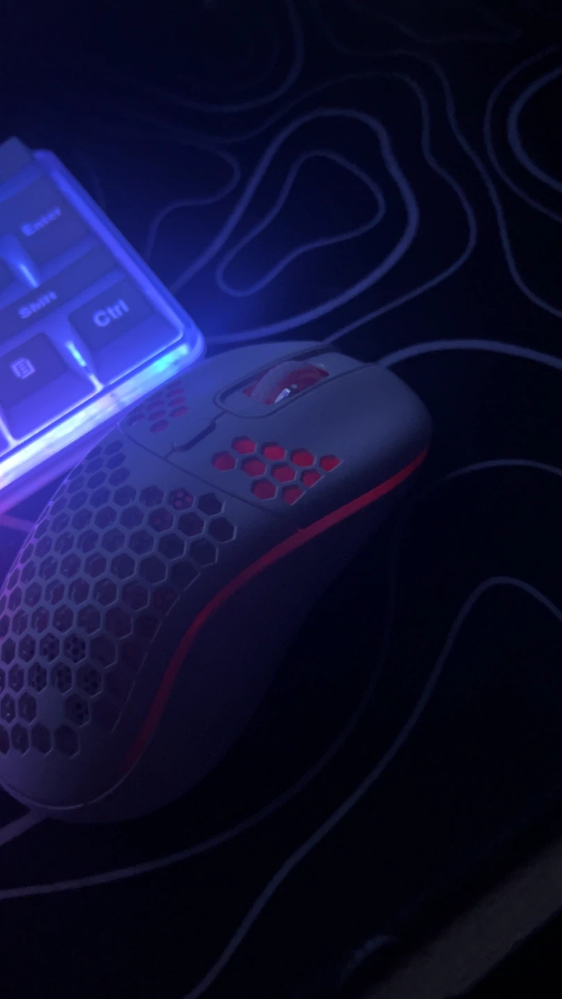 Gaming keyboard and mouse - photo 2
