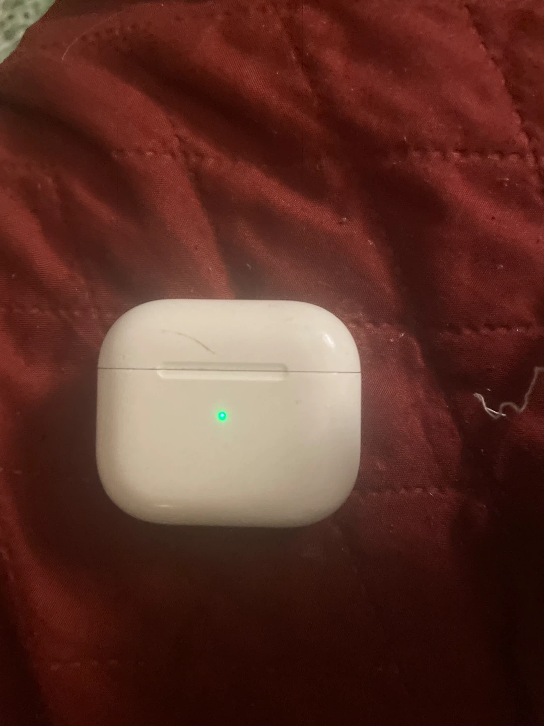 Apple AirPods Pro Charging Case - photo 2