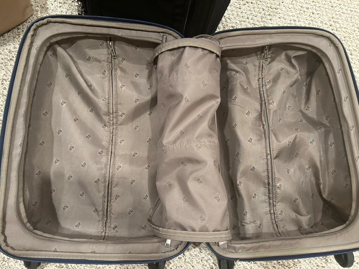22” TALL HEYS EXPANDABLE SPINNER SUITCASE (READ LISTING) - photo 4