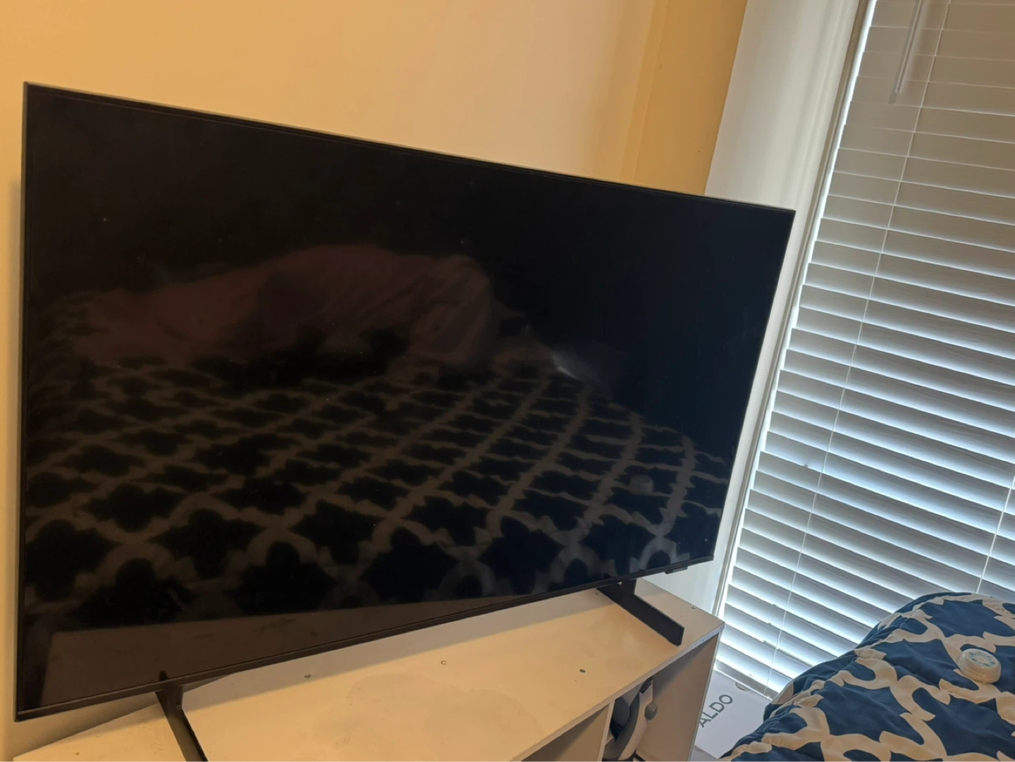 Samsung 43” AU8000 Crystal UHD 4K Smart TV – Excellent Condition - photo 4