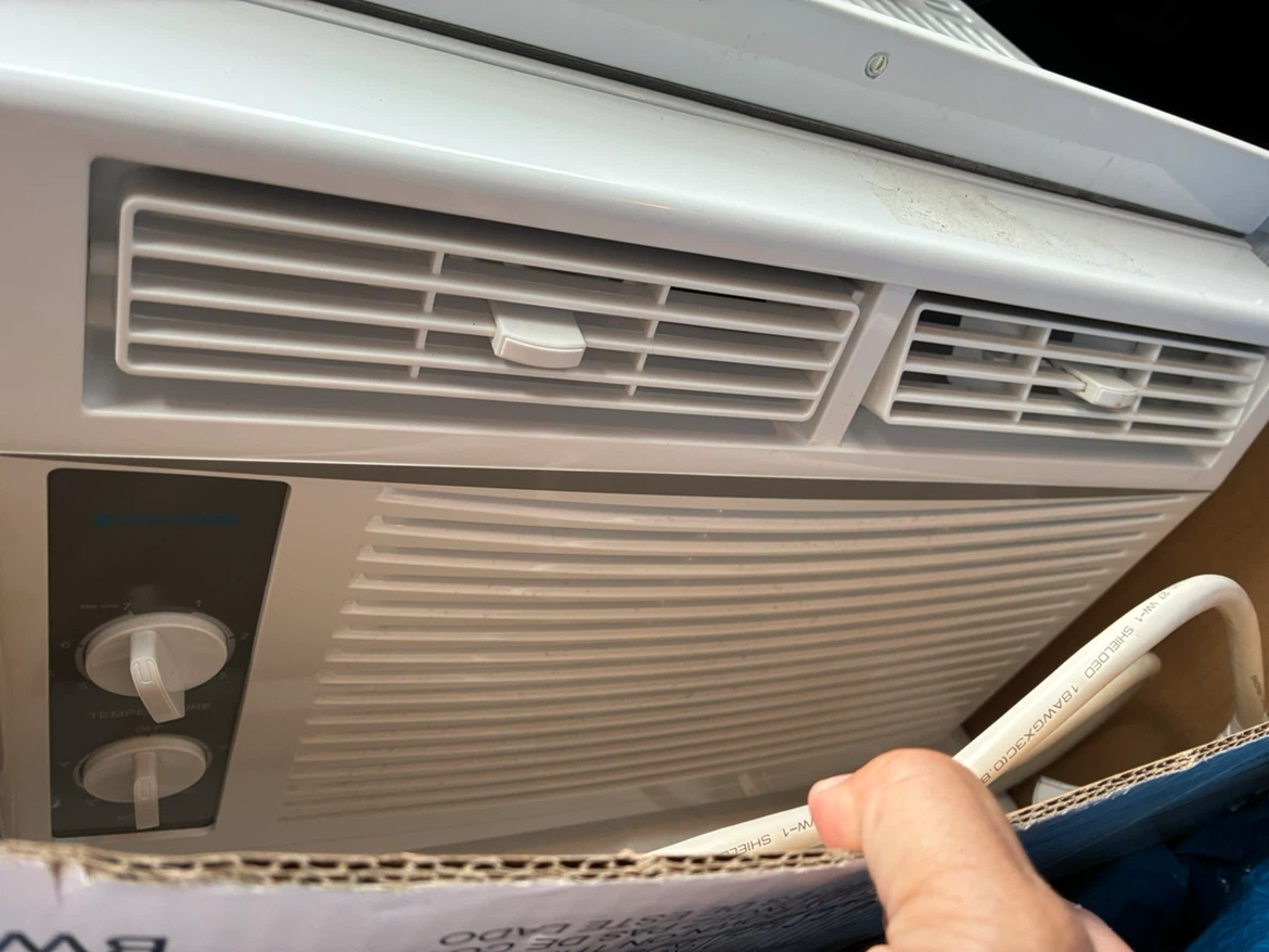 Cool Living CL-05CMD1 5,000 BTU Window Air Conditioner