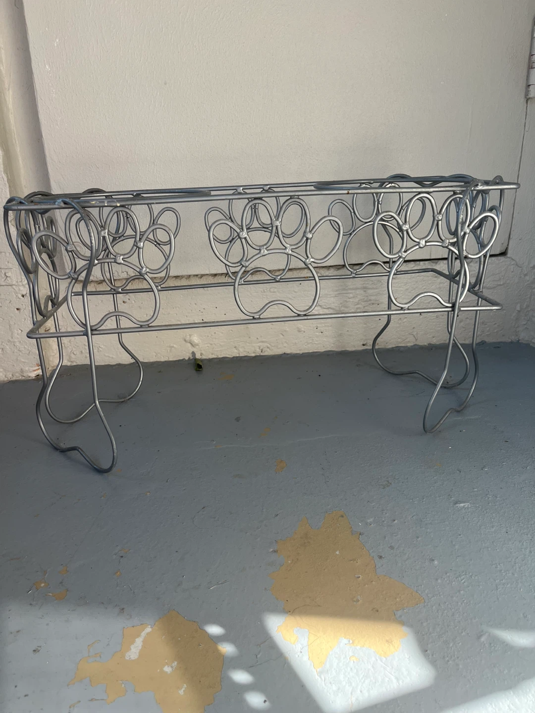 Wire Dog Paw Plant Stand - photo 2