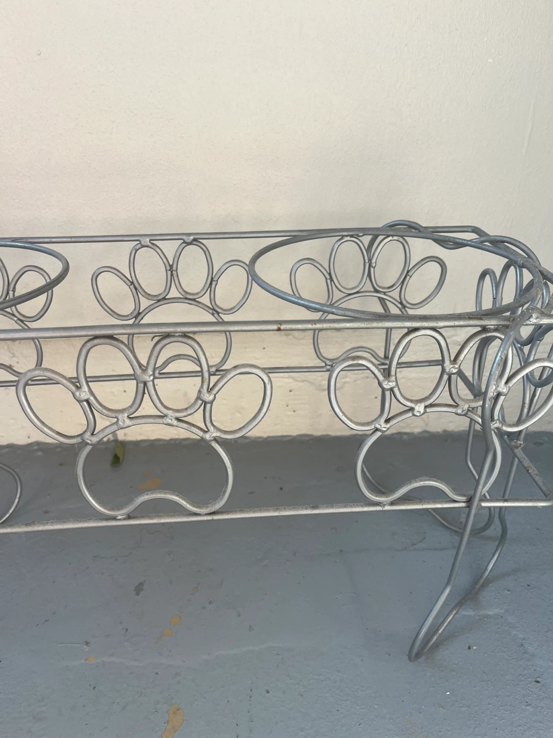 Wire Dog Paw Plant Stand - photo 3