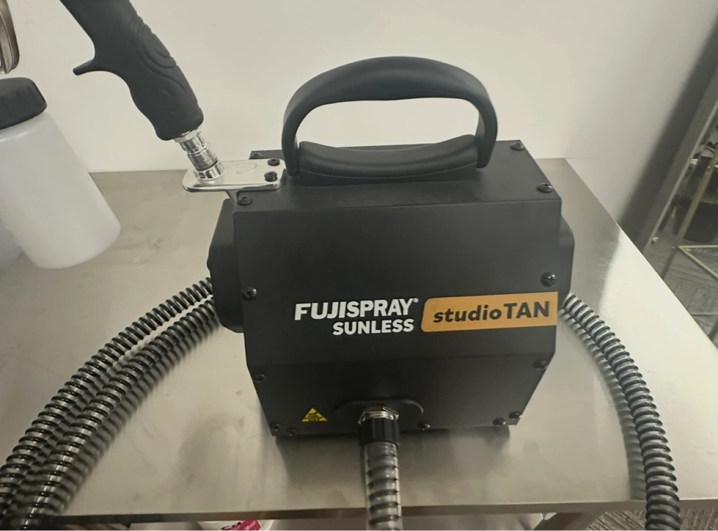 FujiSpray Sunless Studio Tan Tanning Machine - photo 2