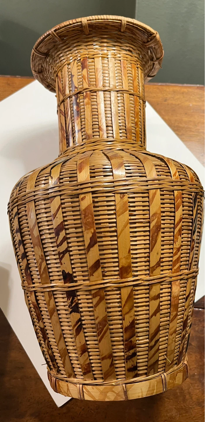 Vintage two tone handwoven rattan and wicker basket vase - photo 2