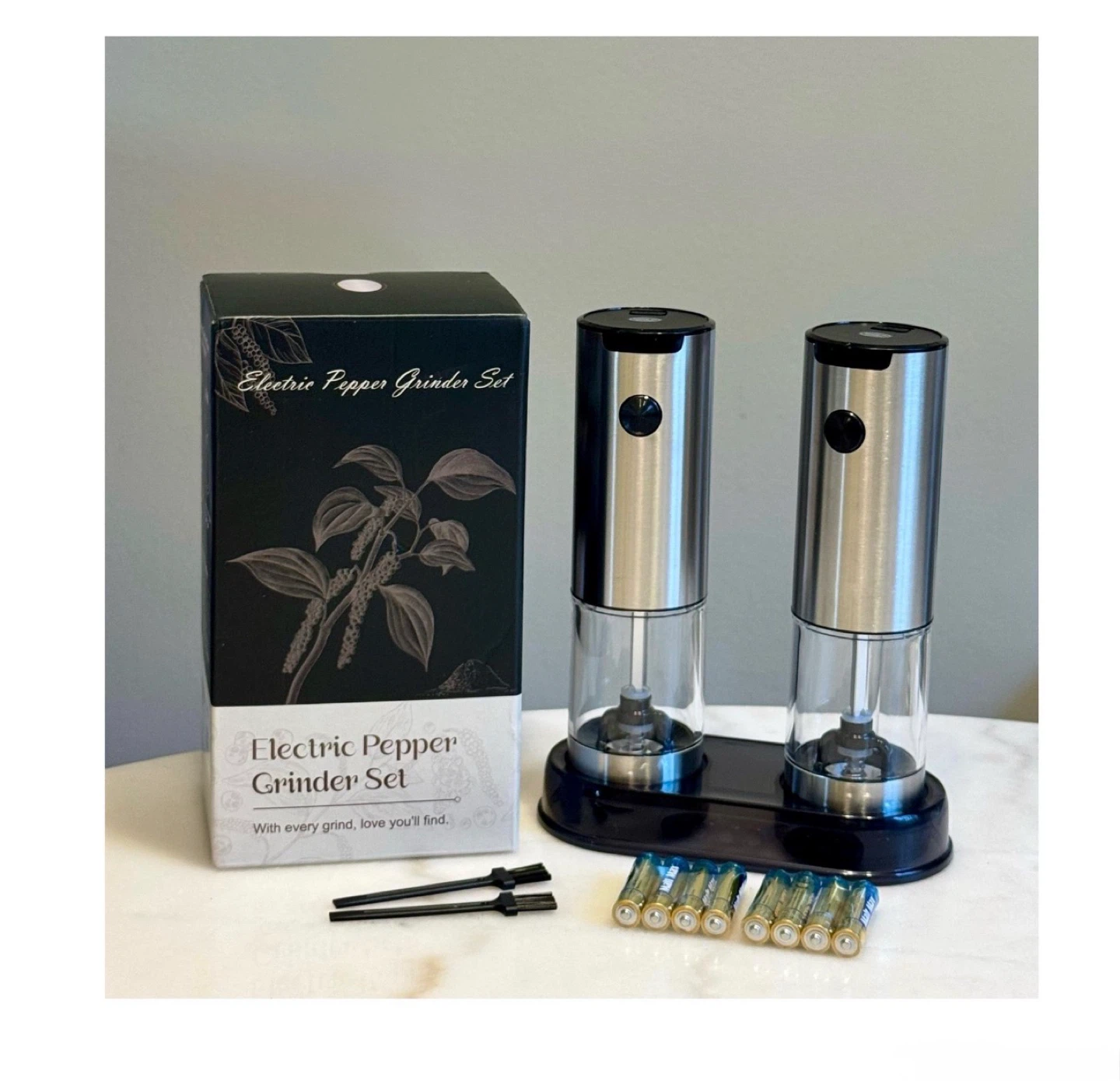 Brand new Electric Salt and Pepper Grinder Set - photo 2