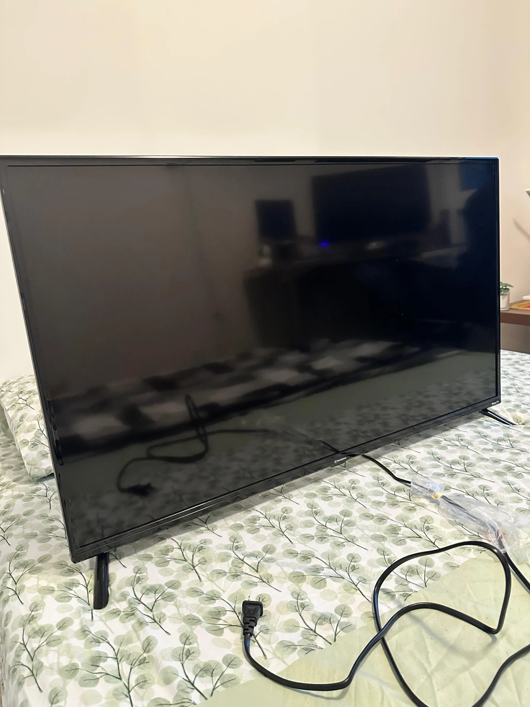 42” Westinghouse Smart Roku Tv - Like New - photo 2