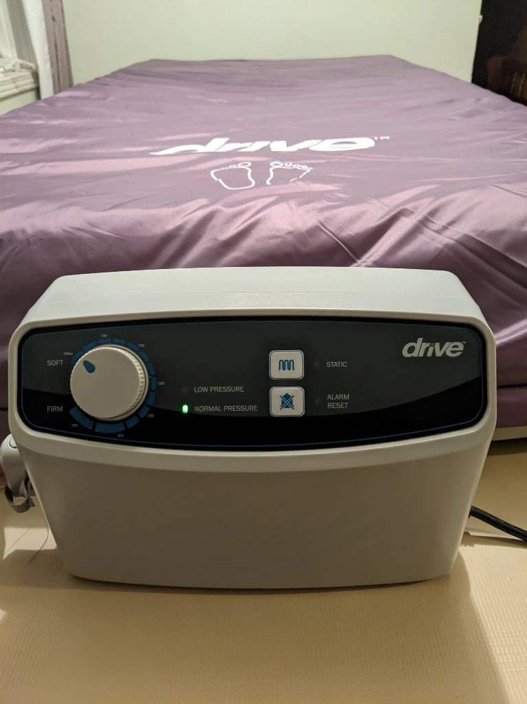 Free Delivery!- Alternating Air Mattress for Hospital Bed