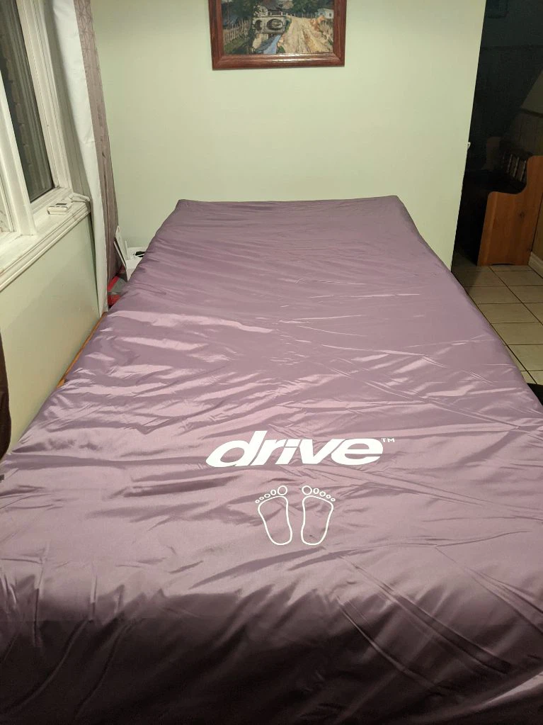 Free Delivery!- Alternating Air Mattress for Hospital Bed - photo 4
