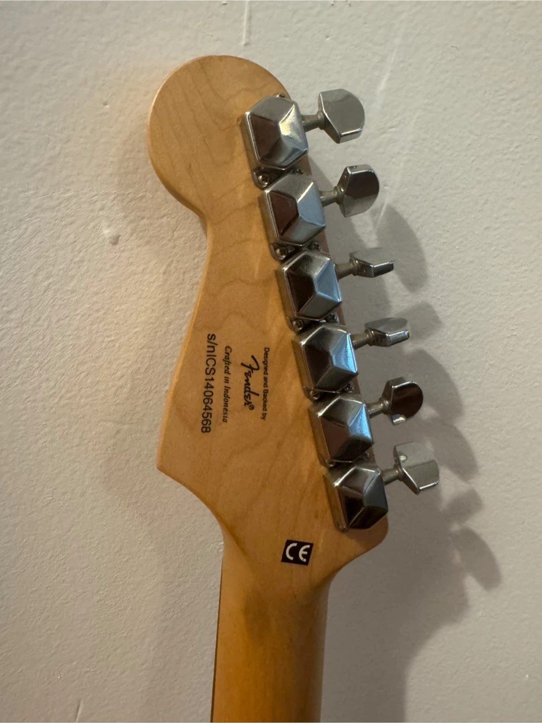 Fender Electric Guitar - photo 2