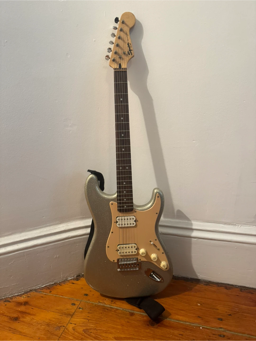 Fender Electric Guitar - photo 4