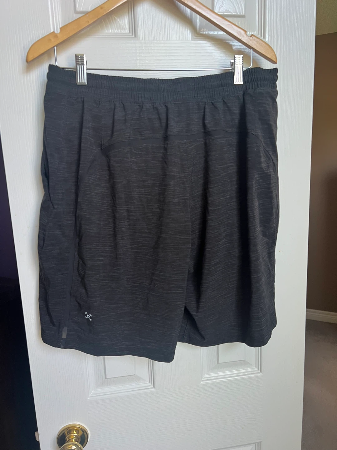 Men's XL lululemon Shorts - photo 2