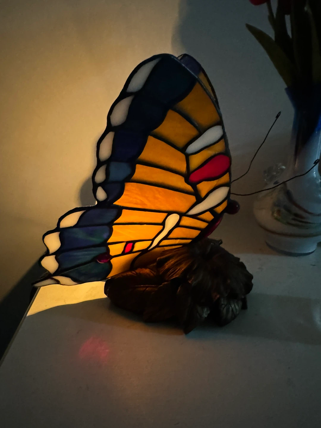 Tiffany Stained Glass Butterfly Lamp - photo 4