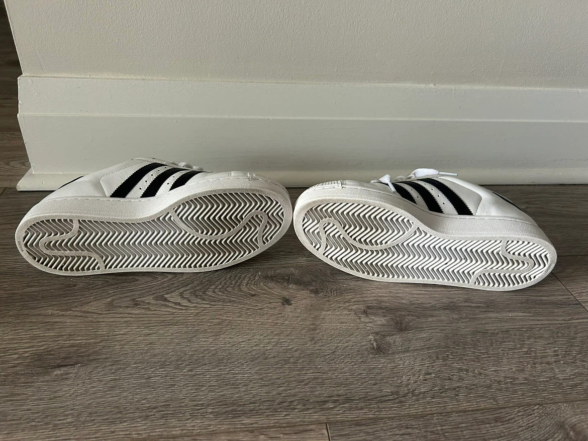 Adidas Superstar Shoes 8.5 women’s - photo 4
