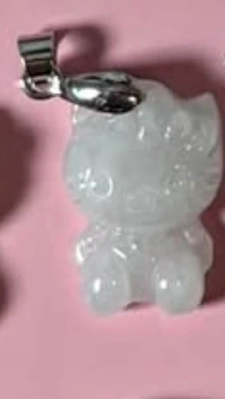 Hello Kitty Jade Pendant - photo 2