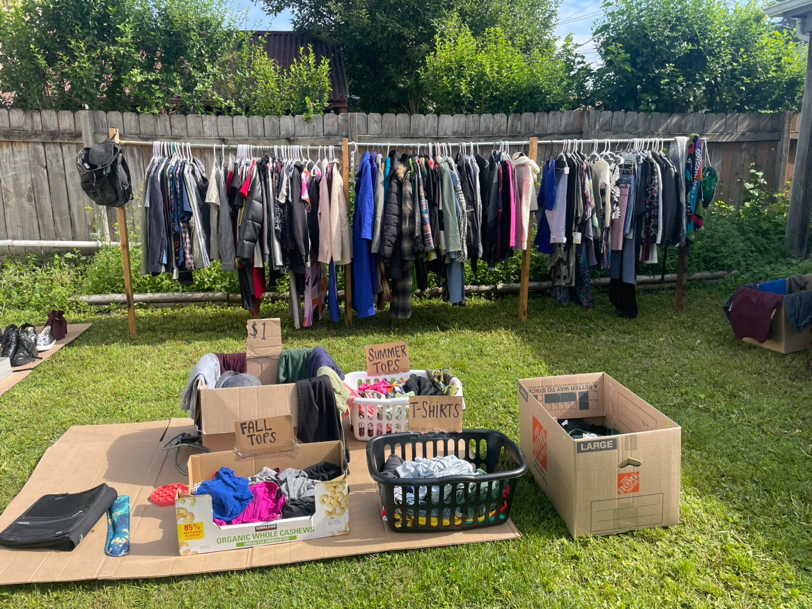 🏡 YARD SALE – EVERYTHING PRICED TO SELL! 🏡 - photo 4