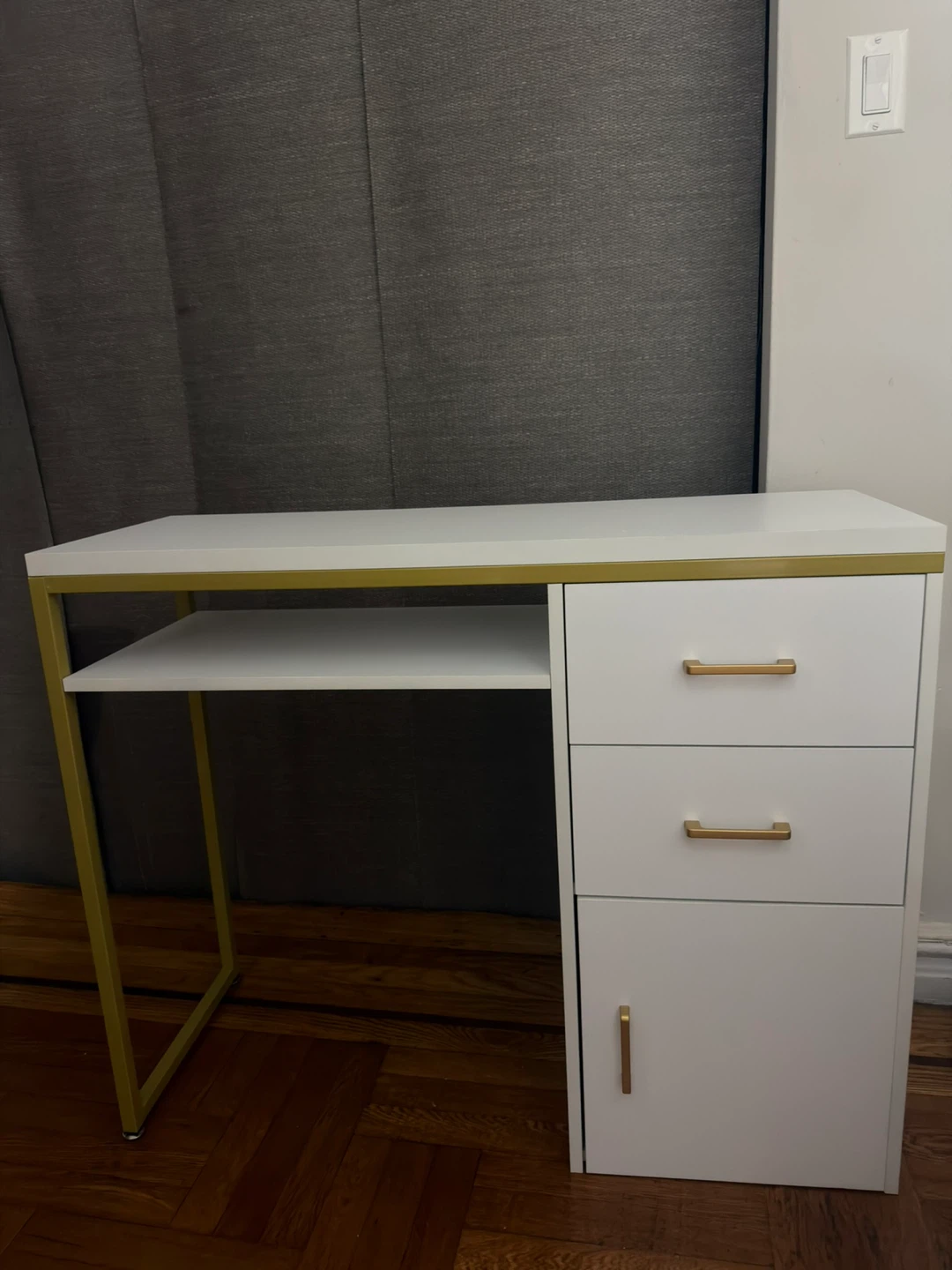 White and Gold Desk with Drawers - photo 2