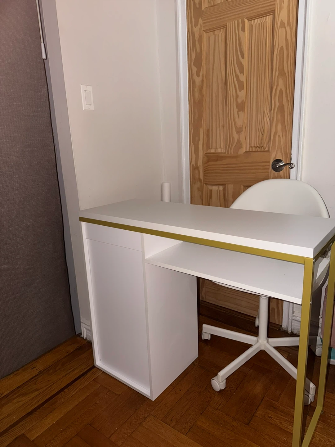 White and Gold Desk with Drawers - photo 4