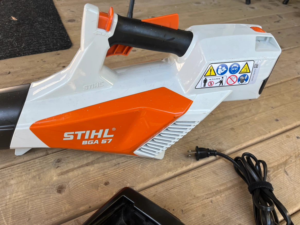 STIHL BGA 57 Cordless Leaf Blower with Charger - photo 2