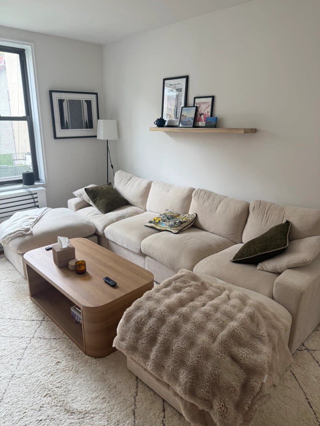 Couch - photo 3