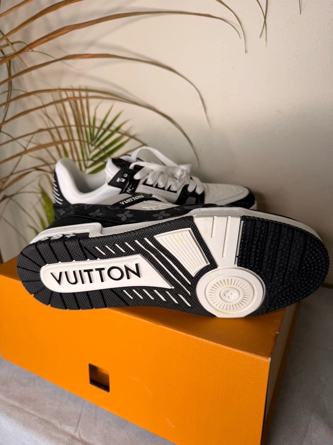 ✨ LUXURY-INSPIRED FASHION SHOES ✨ - photo 2