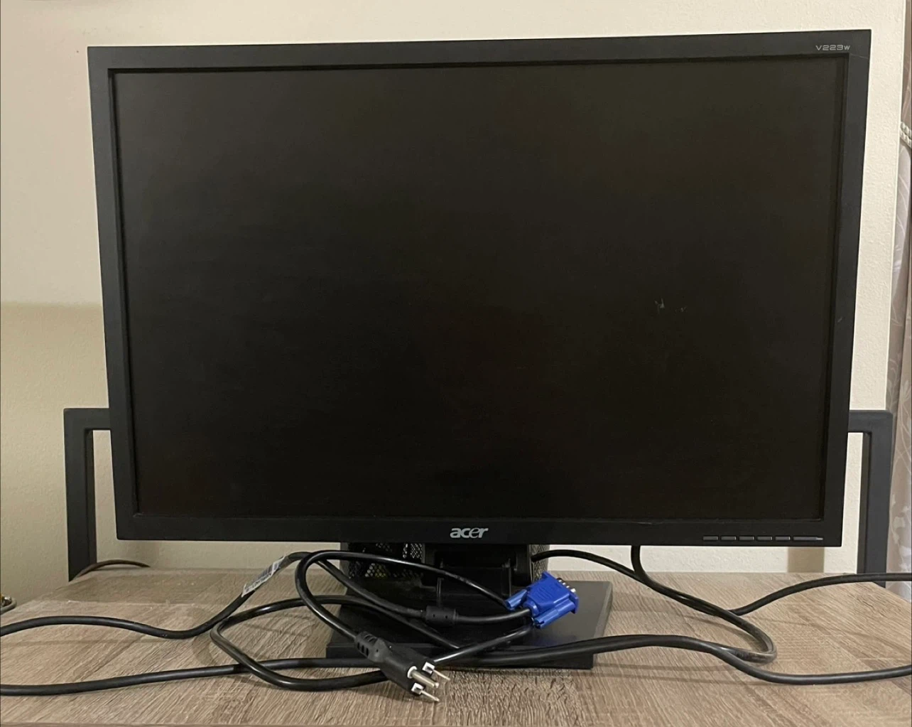 🌱 Acer V223W 22-Inch Widescreen LCD Computer Monitor