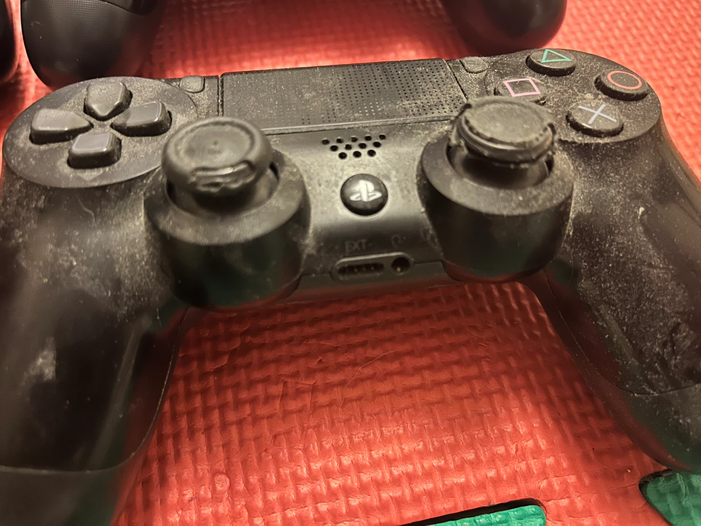 Four (4) Sony PlayStation 4 DualShock Controllers - photo 4